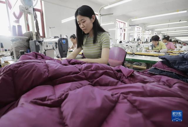 河北遵化:發展鄉村工廠助農增收