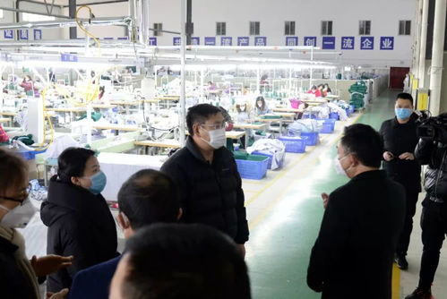 金堂縣內醫用材料企業加班加點生產醫用服裝 口罩等防護用品