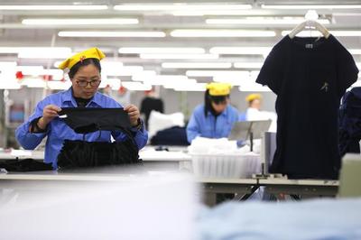 山東即墨出口服裝企業迎新年生產旺季