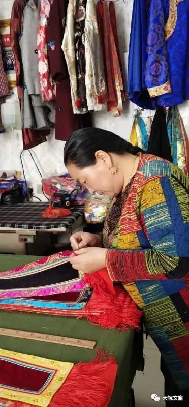 非遺精品 華銳藏族服飾制作技藝鳳凰網甘肅 鳳凰網