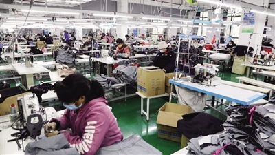 湘南紡織基地牛仔服飾企業(yè)全部復(fù)工生產(chǎn)