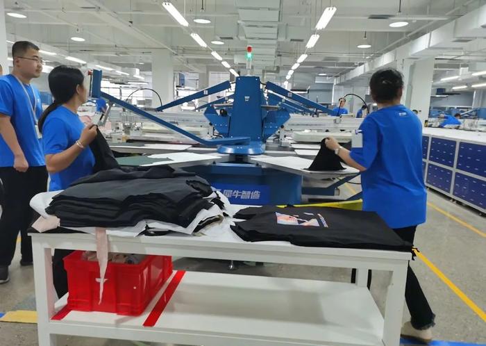 刷爆朋友圈:馬云的犀牛服裝智造工廠來襲!服裝廠和面料商失業?