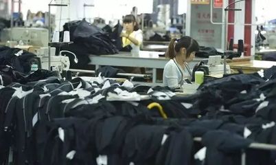 服裝:有人選擇轉(zhuǎn)行,有人選擇堅守,你為什么選擇做服裝廠老板?