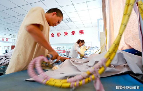 臨澤扶貧車間蝶變鄉(xiāng)村振興新平臺 巧手繡娘制衣飛海外